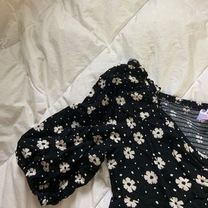 ✨3/$30✨ Floral Off-the-shoulder Crop Top